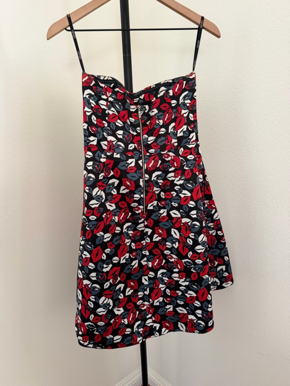 Rare Liu Jo Strapless Floral Fit-and-Flare Dress in Red, Black and White lips 👄 - Picture 5 of 7